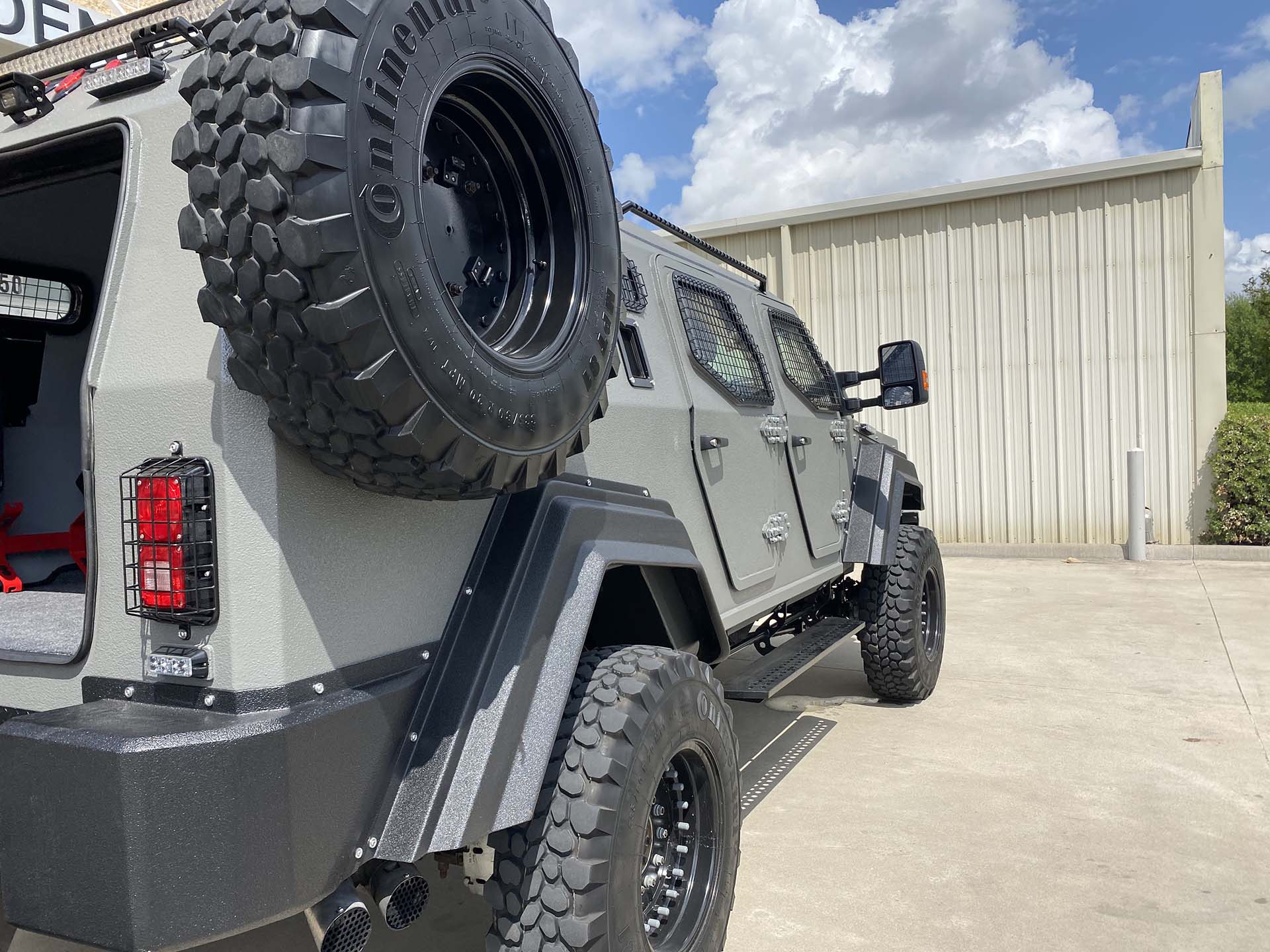 Black Betty - back right